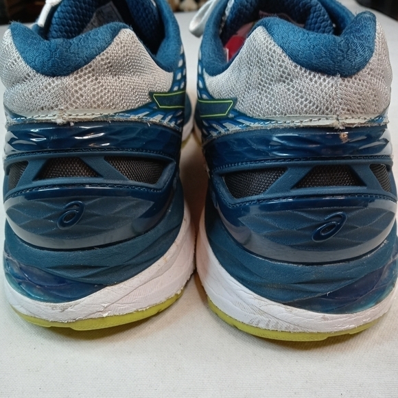 Athletic_Shoes